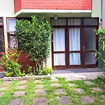 Casa completa em Peró!